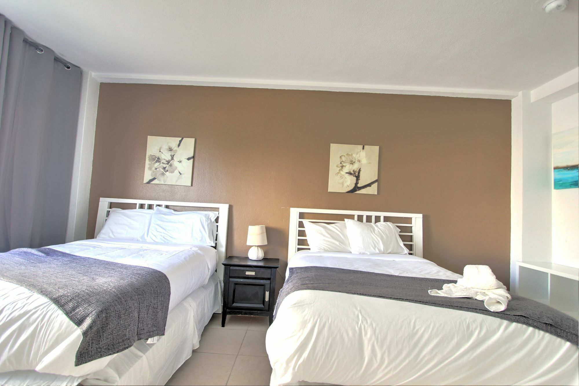 Private Apartments At The Casablanca Miami Beach Esterno foto