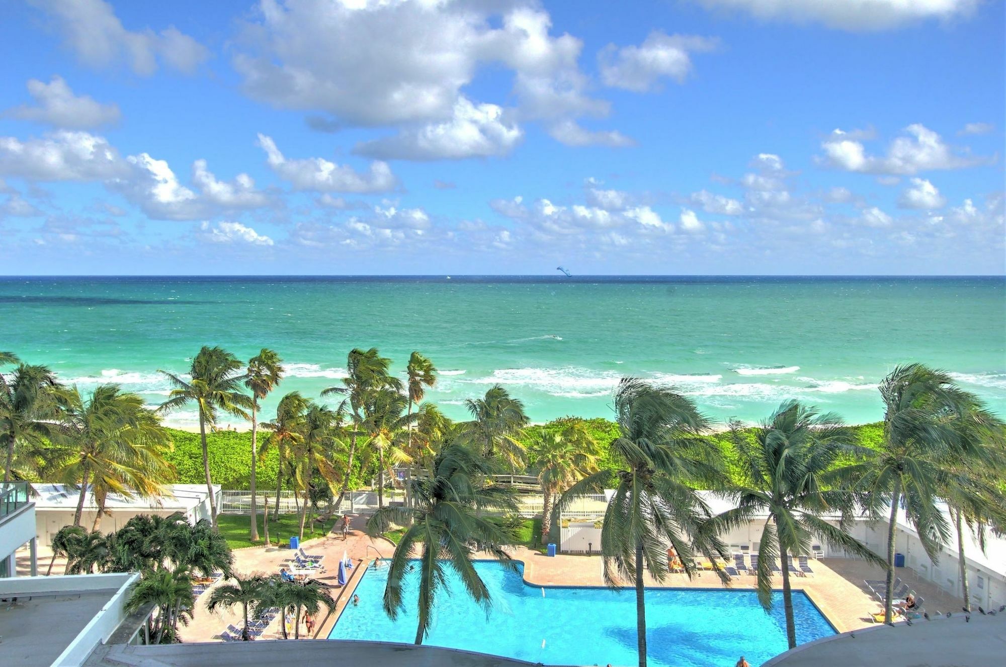 Private Apartments At The Casablanca Miami Beach Esterno foto