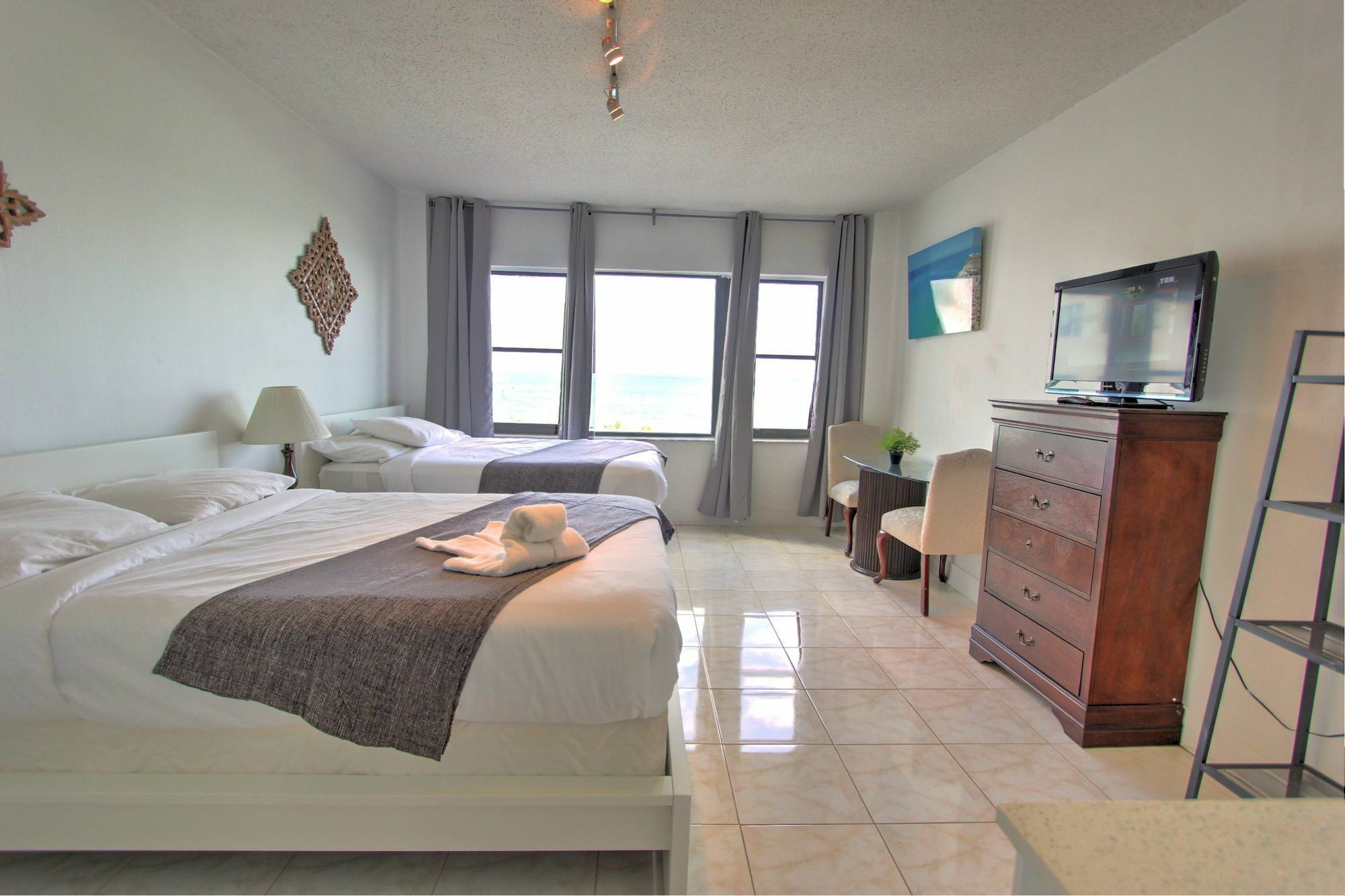Private Apartments At The Casablanca Miami Beach Esterno foto