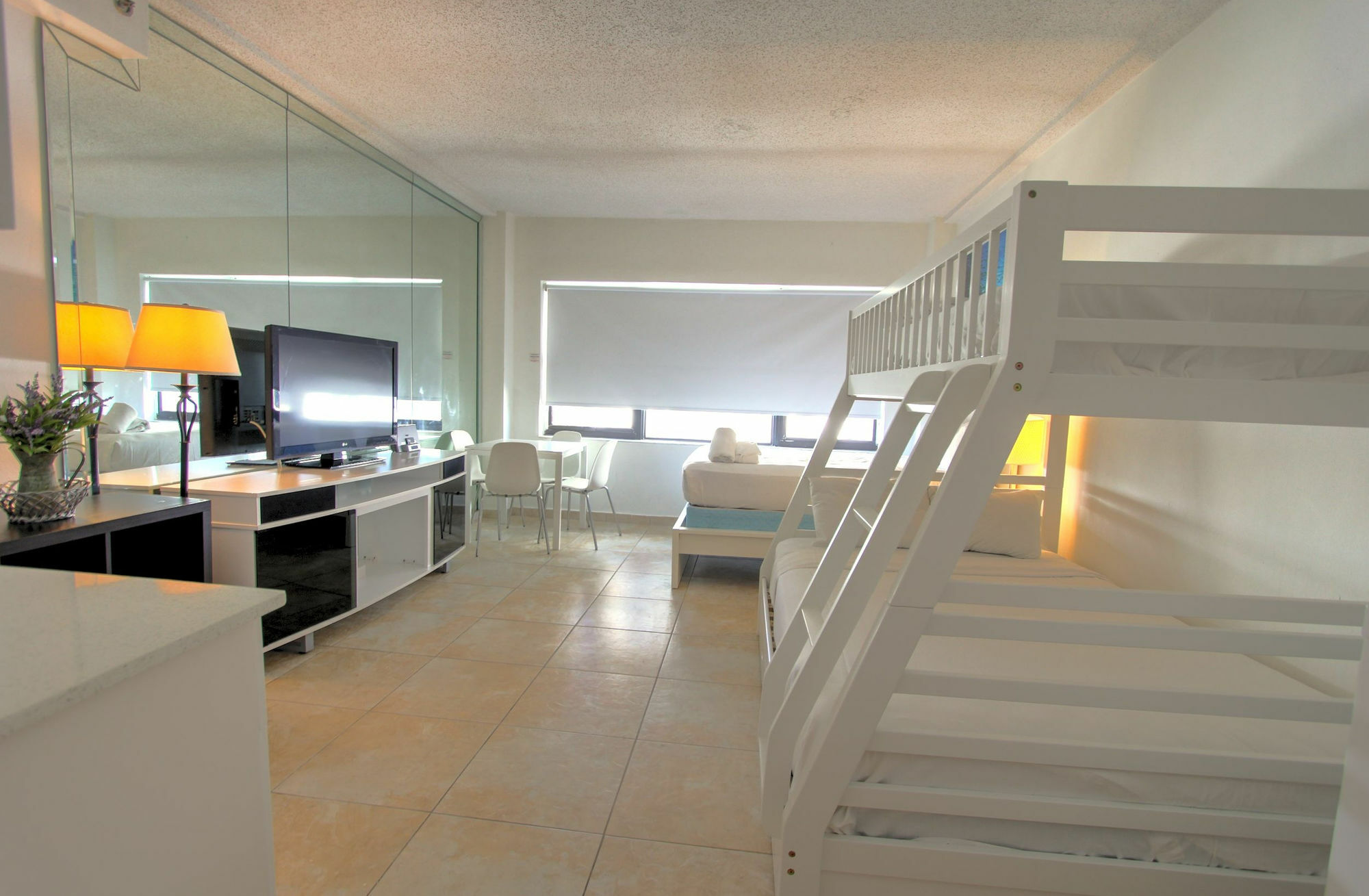 Private Apartments At The Casablanca Miami Beach Esterno foto