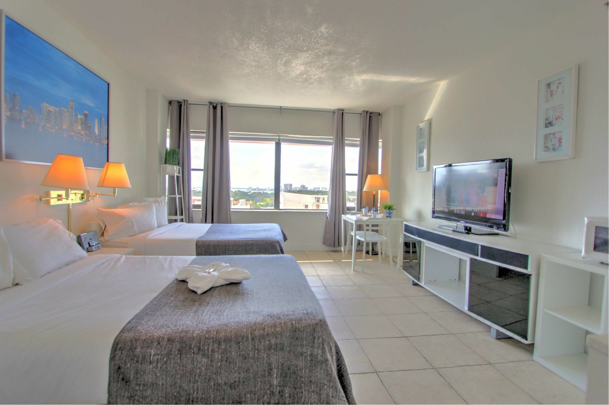 Private Apartments At The Casablanca Miami Beach Esterno foto
