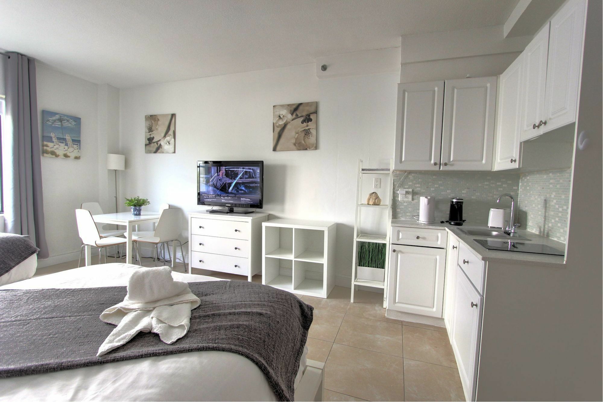 Private Apartments At The Casablanca Miami Beach Esterno foto