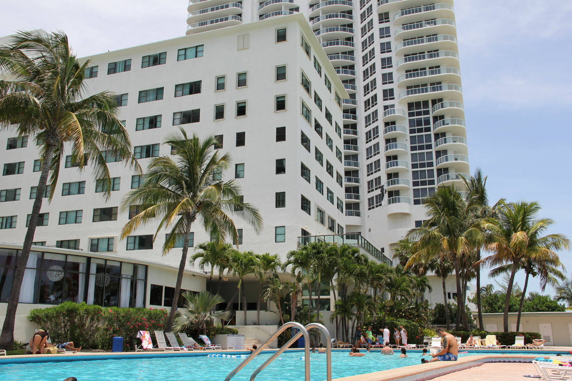 Private Apartments At The Casablanca Miami Beach Esterno foto